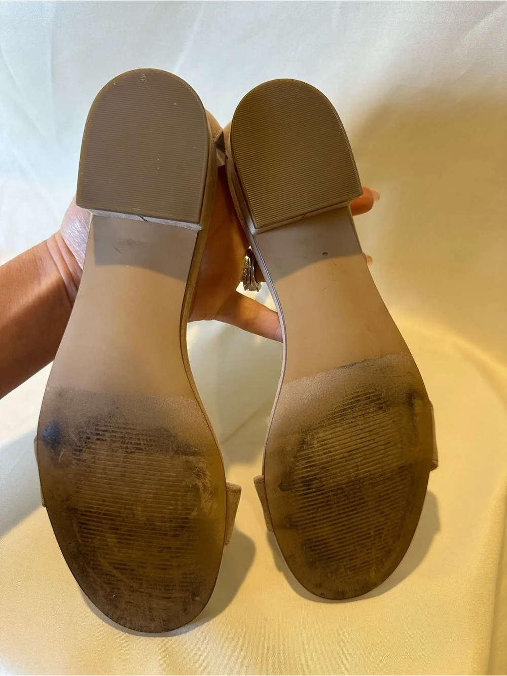 LOFT Taupe vegan Suede Ankle-Strap Block Heel Sandals classic effortless 7.5